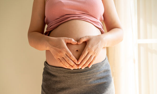 Επτά περίεργες αλλαγές στο σώμα που πρέπει να περιμένετε ενώ είστε έγκυος (vid) 