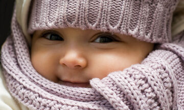 Πώς να φροντίσετε σωστά το δέρμα του μωρού σας τον χειμώνα (vid)