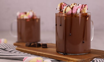 Ζεστή σοκολάτα με πραλίνα φουντουκιού - Δείτε πώς θα τη φτιάξετε 