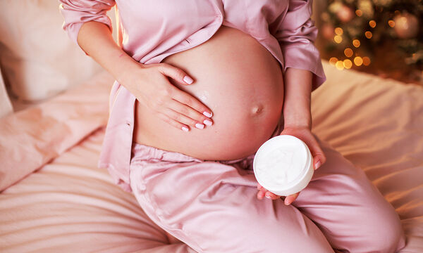 Επιτρέπονται τα καλλυντικά με parabens στην εγκυμοσύνη; (vid)