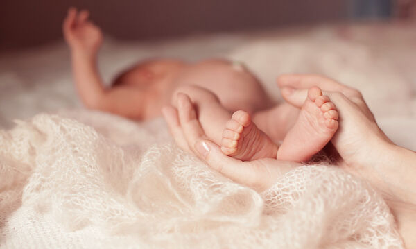 Πώς να σώσετε ένα μωρό που πνίγεται (pics+vid)