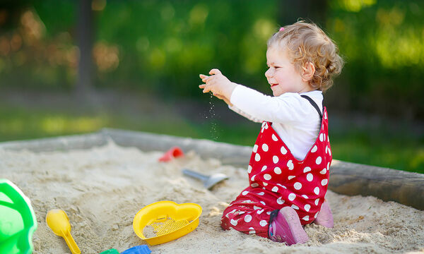 Καλοκαίρι στο σπίτι: Παιχνίδια με άμμο που θα ενθουσιάσουν τα παιδιά