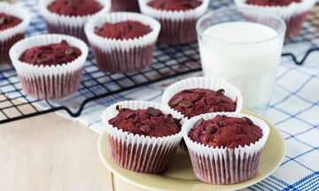 Υγιεινά muffins με παντζάρι και μαύρη σοκολάτα - Ιδανικά για κολατσιό