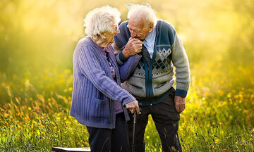 Είναι μαζί 72 χρόνια και μοιράζονται το μυστικό για έναν ευτυχισμένο γάμο 