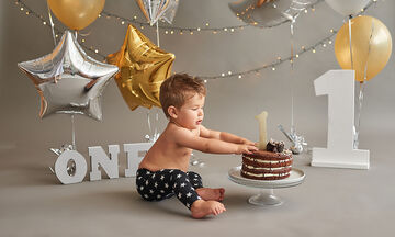 Πώς θα φτιάξετε λαχταριστό smash cake για τα 1α γενέθλια του παιδιού σας