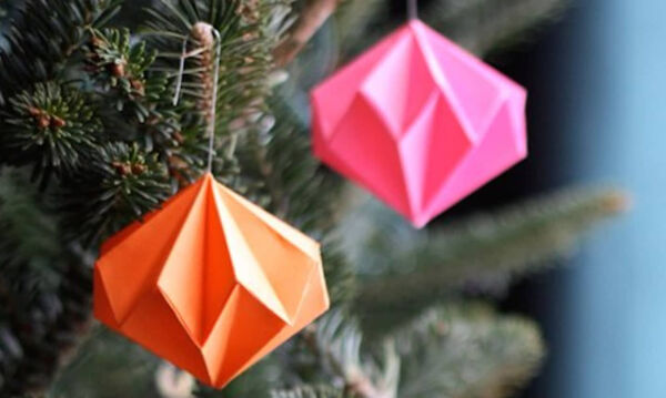 Χειροτεχνίες origami: Φτιάξτε χριστουγεννιάτικα στολίδια σε λίγα λεπτά