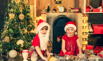 Φτιάξτε με τα παιδιά σας χριστουγεννιάτικα μπισκότα με κανέλα (vid)