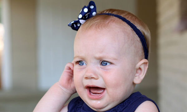 Πόνος στο αυτί του μωρού: Τι μπορείτε να κάνετε