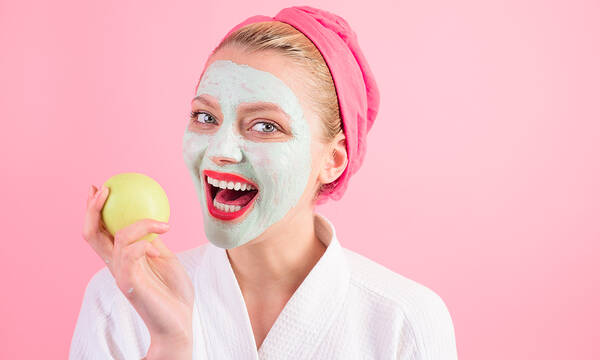 Tips για μαμάδες: Σπιτική μάσκα προσώπου με μήλο - Ποια τα οφέλη 