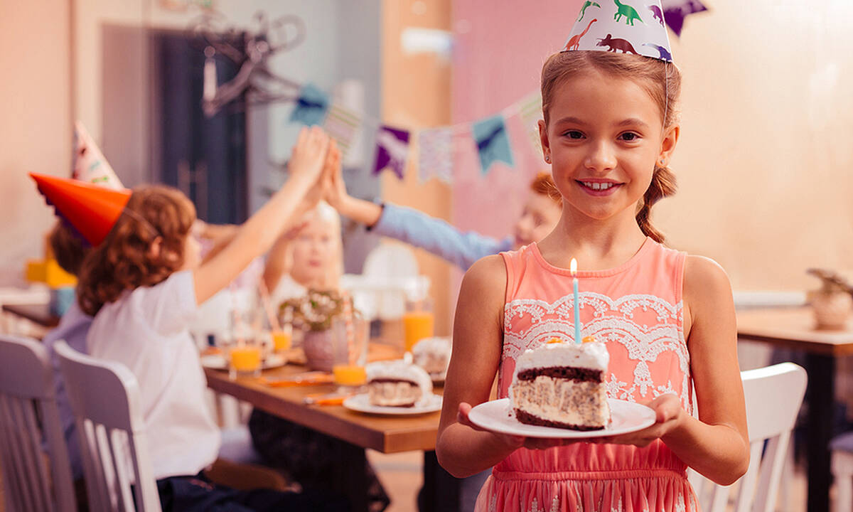 Οι πιο εντυπωσιακές τούρτες γενεθλίων για κορίτσια με ζαχαρόπαστα (εικόνες)