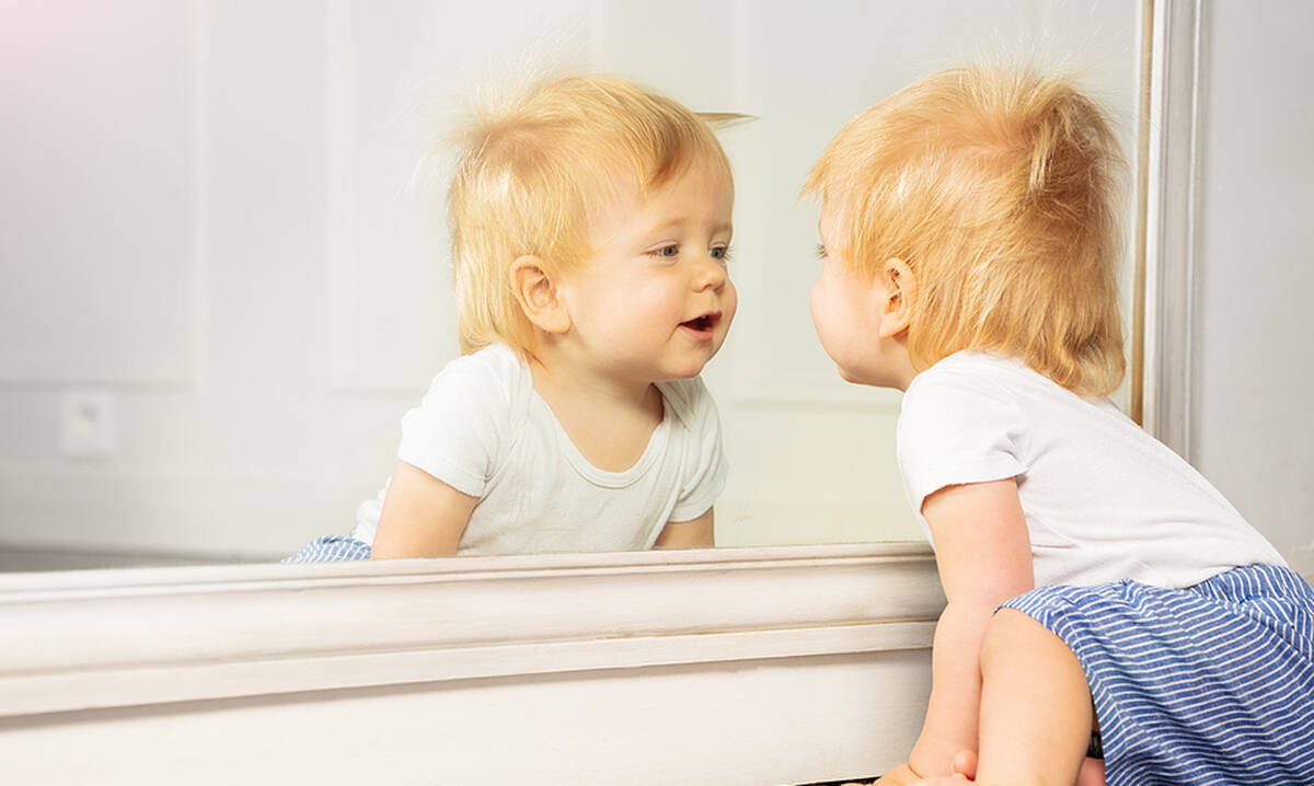 Παιχνίδια στον καθρέφτη: Πώς βοηθούν την ανάπτυξη του μωρού;