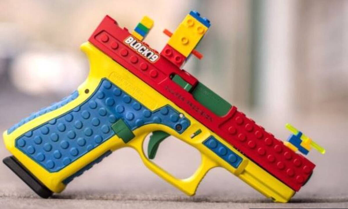 HΠΑ: Σάλος από όπλο που θυμίζει Lego – Η οργισμένη αντίδραση της εταιρείας