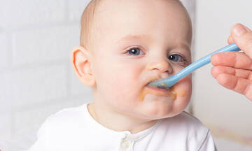 Βρεφική διατροφή: Πρέπει τα μωρά να τρώνε αλάτι;