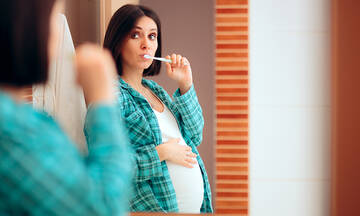 Εγκυμοσύνη και δόντια: Τα πιο συχνά προβλήματα και τρόποι πρόληψης 