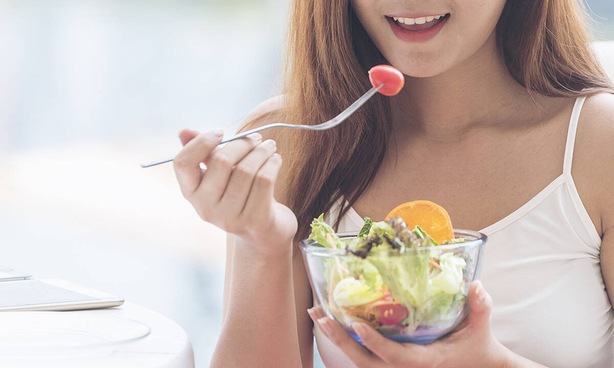 Χωρίς Δίαιτα: Ο Διατροφολόγος προτείνει 19 τροφές για να χάσεις λίπος και βάρος