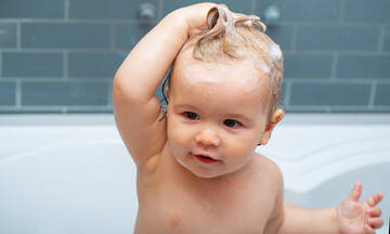 Φροντίδα μωρού: Πώς επιλέγουμε το κατάλληλο αφρόλουτρο για το μπάνιο