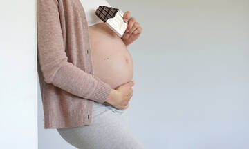 Σοκολάτα και εγκυμοσύνη: Πόση μπορείτε να καταναλώνετε;
