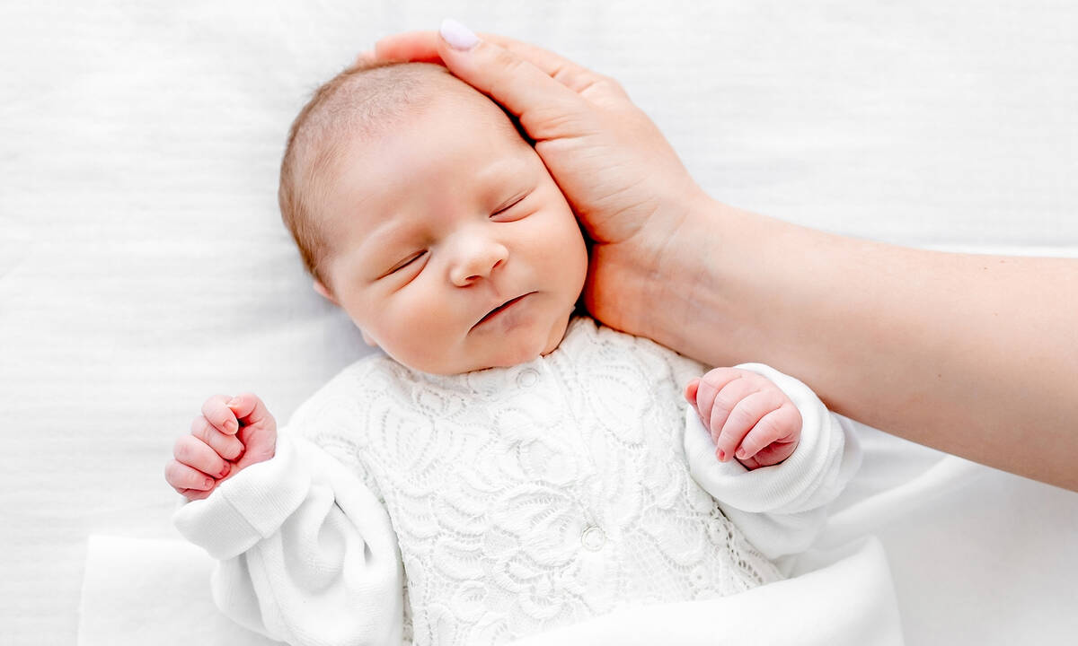 Ροχαλητό νεογέννητου: Όλα όσα πρέπει να γνωρίζετε