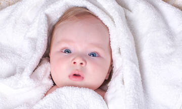 Ξηρότητα στο δέρμα του μωρού: Τι την προκαλεί και πώς θα την αντιμετωπίσετε;