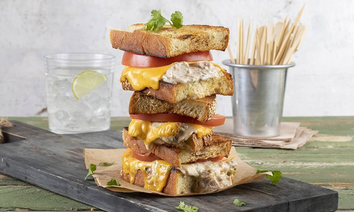 Tuna melt sandwich: Το πιο γευστικό σάντουιτς με τόνο που έχετε δοκιμάσει