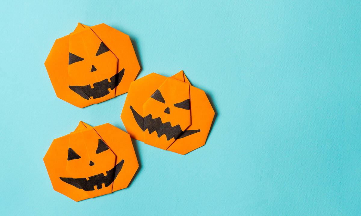 Φτιάξτε Halloween χειροτεχνίες με τη μέθοδο Origami (vid)