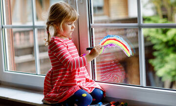 Πέντε δραστηριότητες που βοηθούν τα νήπια να μάθουν τα χρώματα