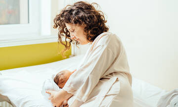 Μητρικός Θηλασμός: Γιατί είναι εντάξει να ζητήσεις κι εσύ βοήθεια 