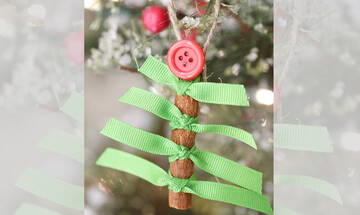 DΙΥ στολίδια με στικ κανέλας και κορδέλες για το χριστουγεννιάτικο δέντρο