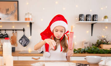 Μαγειρεύουμε παίζοντας: Χριστουγεννιάτικο δεντράκι με φράουλες (vid)