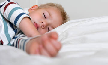 Προβλήματα ύπνου στα παιδιά: Αίτια και αντιμετώπιση (εικόνες)