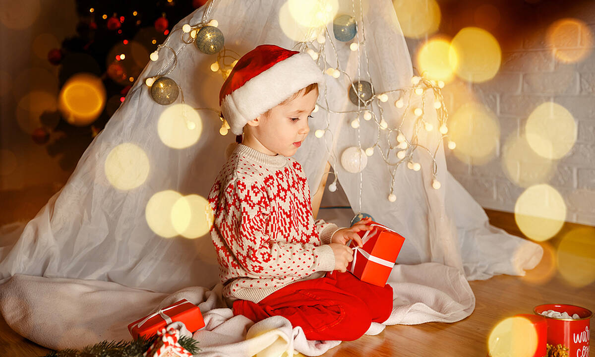 Πώς να προετοιμάσετε τα παιδιά ότι θα πάρουν λιγότερα δώρα φέτος 