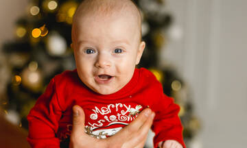 Τα πρώτα Χριστούγεννα του μωρού: Τρόποι για να τα κάνετε ξεχωριστά (vid)