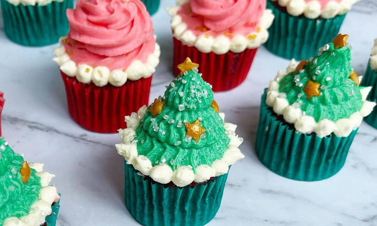 Χριστουγεννιάτικα cupcakes - Εύκολη συνταγή και ιδέες διακόσμησης (εικόνες + vid)