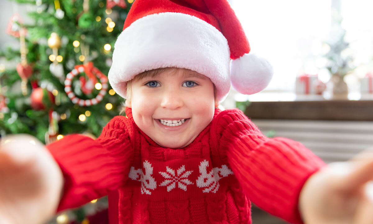 Χριστουγεννιάτικο πείραμα για παιδιά με χαρτοπετσέτες, μαρκαδόρους και νερό