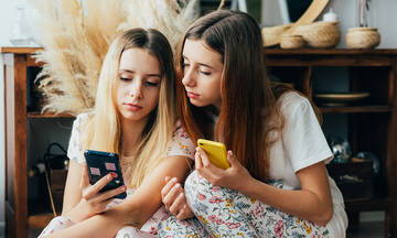 Έρευνα: Οι γονείς υποτιμούν τη χρήση των social media από τους εφήβους