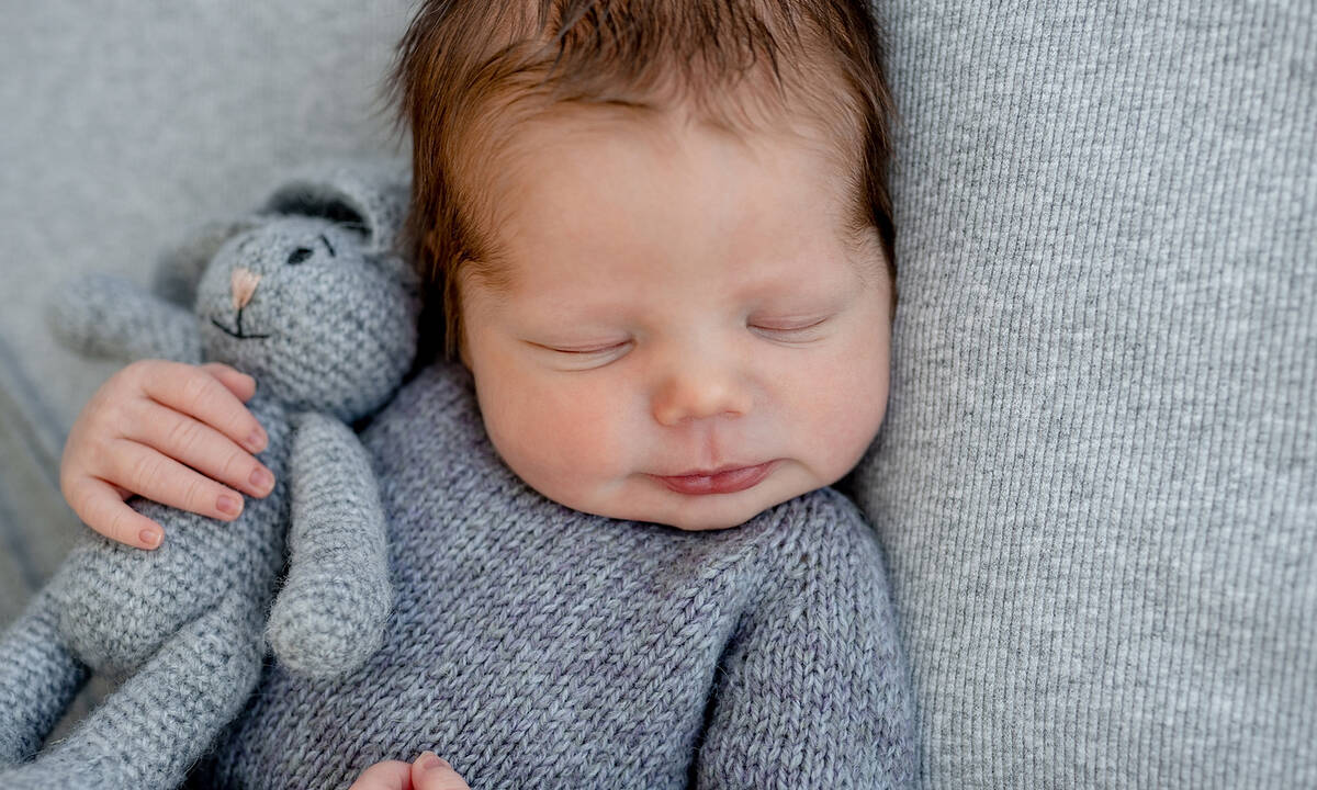 Ροζ θόρυβος: Τι είναι και πώς επηρεάζει τον ύπνο του μωρού;