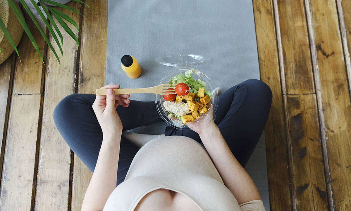 Διατροφή στον 8ο μήνα εγκυμοσύνης: Τι να τρώτε και τι να αποφεύγετε 