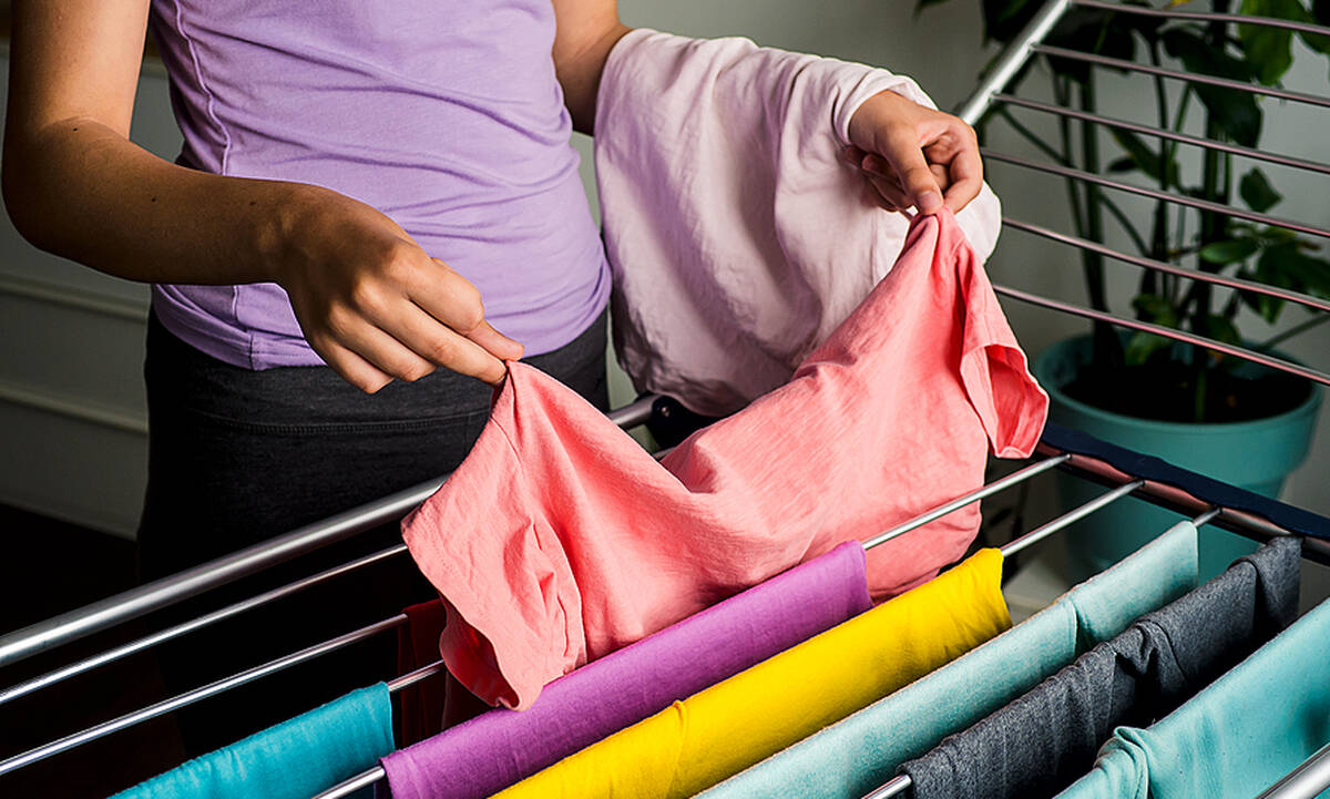 Tips για μαμάδες: Πώς θα στεγνώσετε τα ρούχα πιο γρήγορα το χειμώνα 
