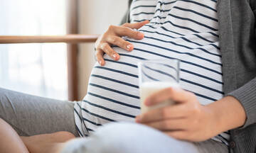 Εγκυμοσύνη: Ποιο είναι το καλύτερο γάλα για την έγκυο και γιατί;