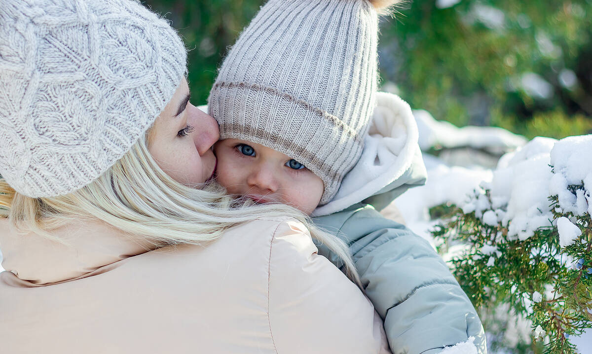 Πώς θα ντύσετε κατάλληλα το μωρό για να βγείτε στα χιόνια; 