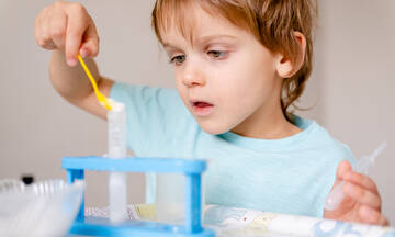 Πειράματα για παιδιά: Πέντε πειράματα με χαρτί κουζίνας (vid)