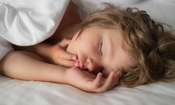 Έρευνα: Η ρουτίνα ύπνου επηρεάζει τις επιδόσεις των παιδιών στο σχολείο