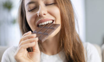 Μαμά και διατροφή: Επιτρέπεται η μαύρη σοκολάτα στη δίαιτα;
