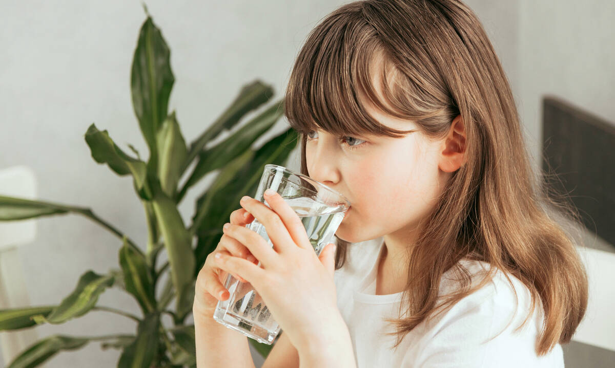 Γιατί το παιδί πρέπει να πίνει πολύ νερό - Επτά σημαντικοί λόγοι 