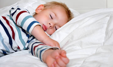 Προτάσεις για τη βραδινή ρουτίνα του παιδιού που θα βελτιώσουν τον ύπνο του