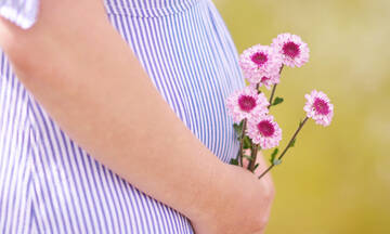 Εγκυμοσύνη: Συμβουλές για να αντέξετε τις αλλεργίες της άνοιξης