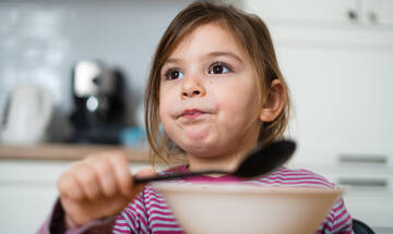 Πασχαλινό τραπέζι: Τι μπορει να φάει το παιδί που δεν τρώει τη μαγειρίτσα