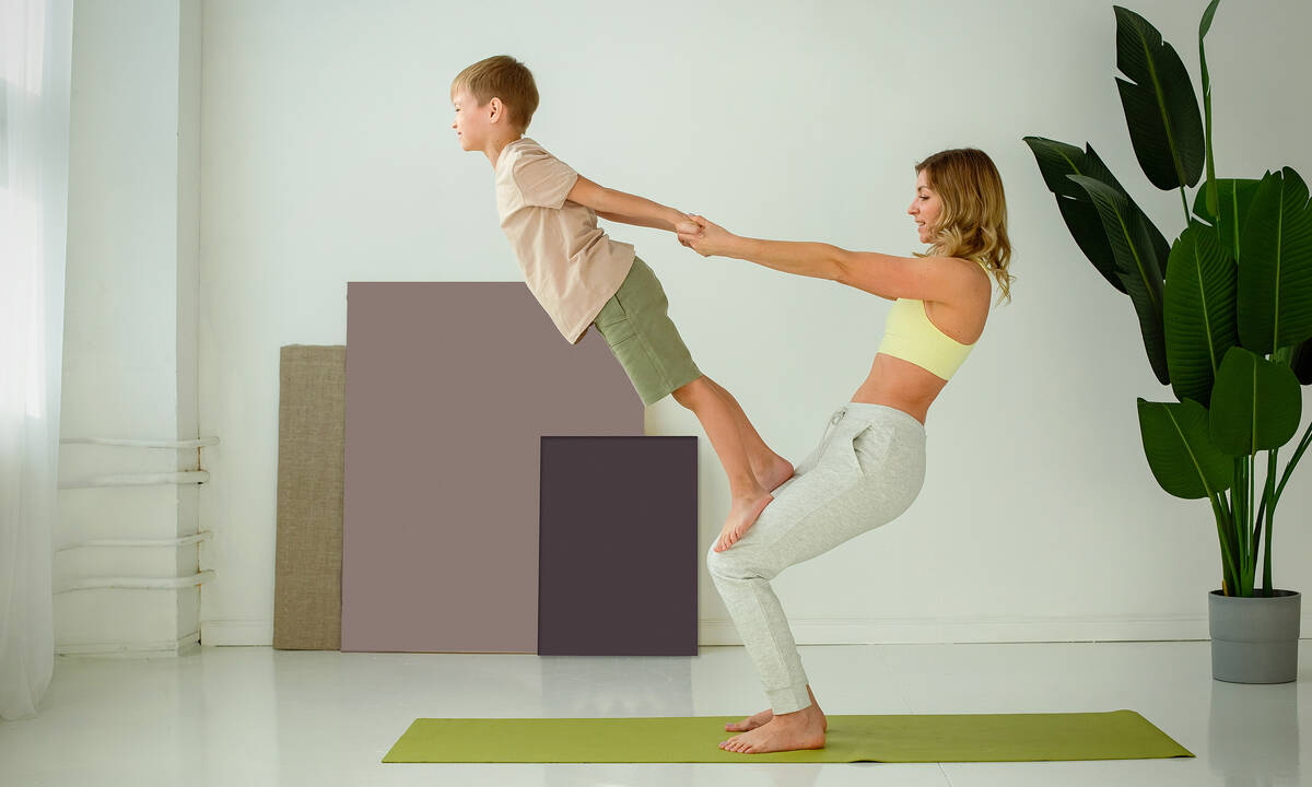 Γυμναστική για μαμάδες: Τονώστε τους μύες σας με αυτό το 30λεπτο πρόγραμμα