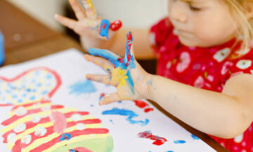 Ζωγραφική για παιδιά: Ιδέες για εντυπωσιακές ζωγραφιές με τα δάχτυλα (vid)