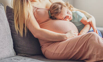 Καινούριο μωρό στην οικογένεια: Συμβουλές στους γονείς πώς να προετοιμάσουν το παιδί τους
